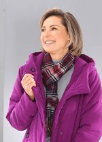 Halsduk med rutm&ouml;nster 