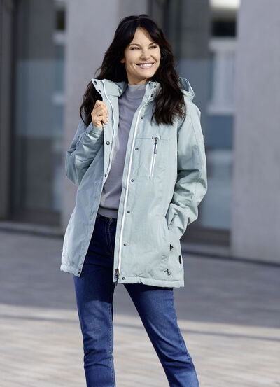 Funktionell jacka med avtagbar huva 