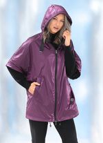 Funktionell v&auml;ndbar cape i en oversized look 