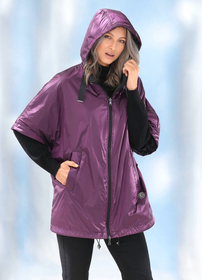 Funktionell v&auml;ndbar cape i en oversized look 