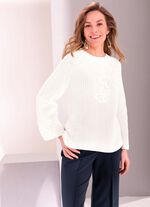 Tr&ouml;ja med broderade blommor 