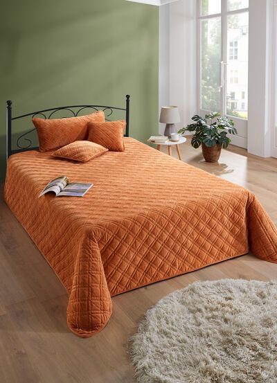 S&auml;ng&ouml;verkast och kuddfodral i manchesterlook 