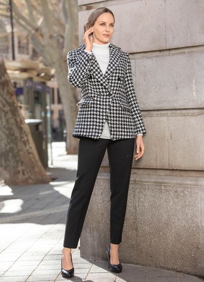 Kavaj med hundtandsm&ouml;nster 