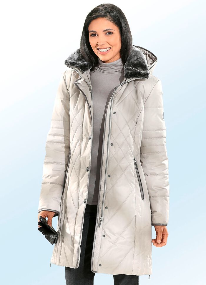 Funktionell kort kappa med kontrastfärgad piping i imiterat nappaläder STENGRÅ