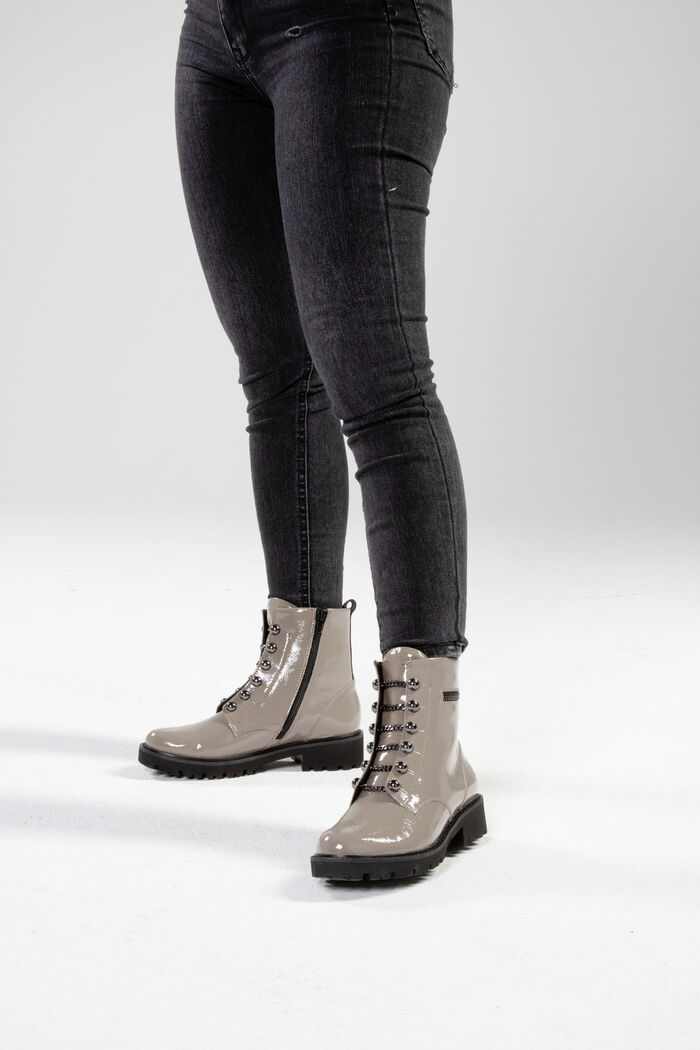 Remonte ankelboots med trendiga dekorativa kedjor i snörningslook TAUPE