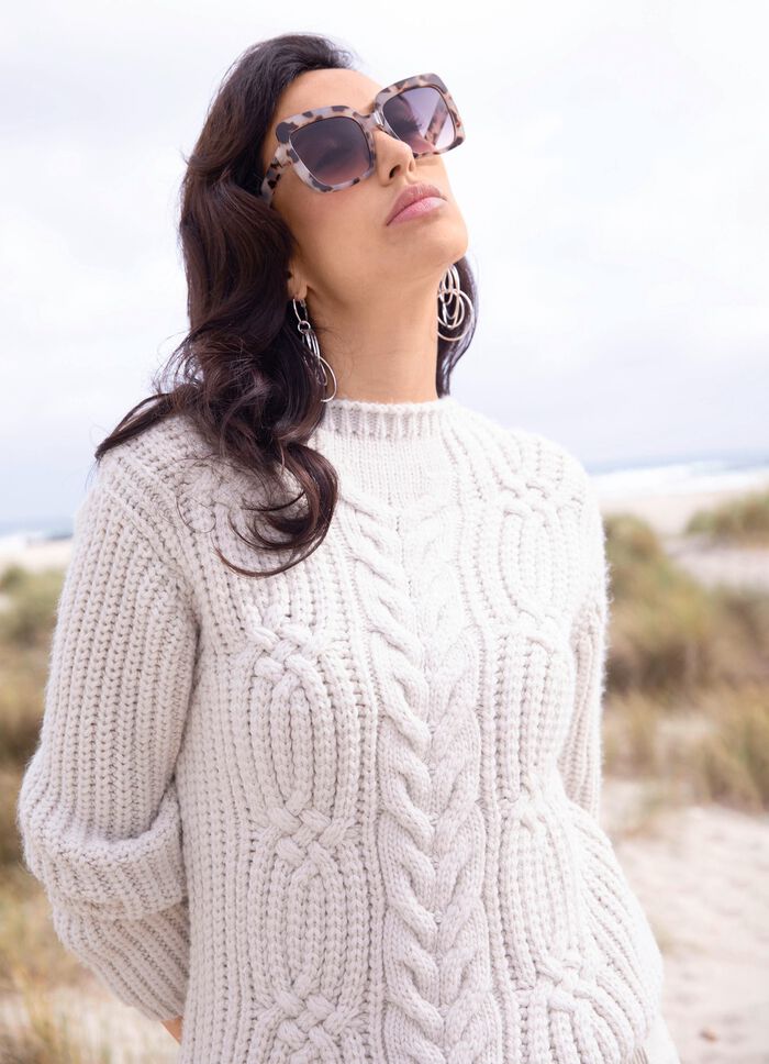 Tr&ouml;ja i fluffig, mjuk grovstickad 