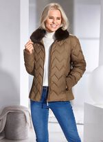 Jacka med fantastisk sicksackquiltning 