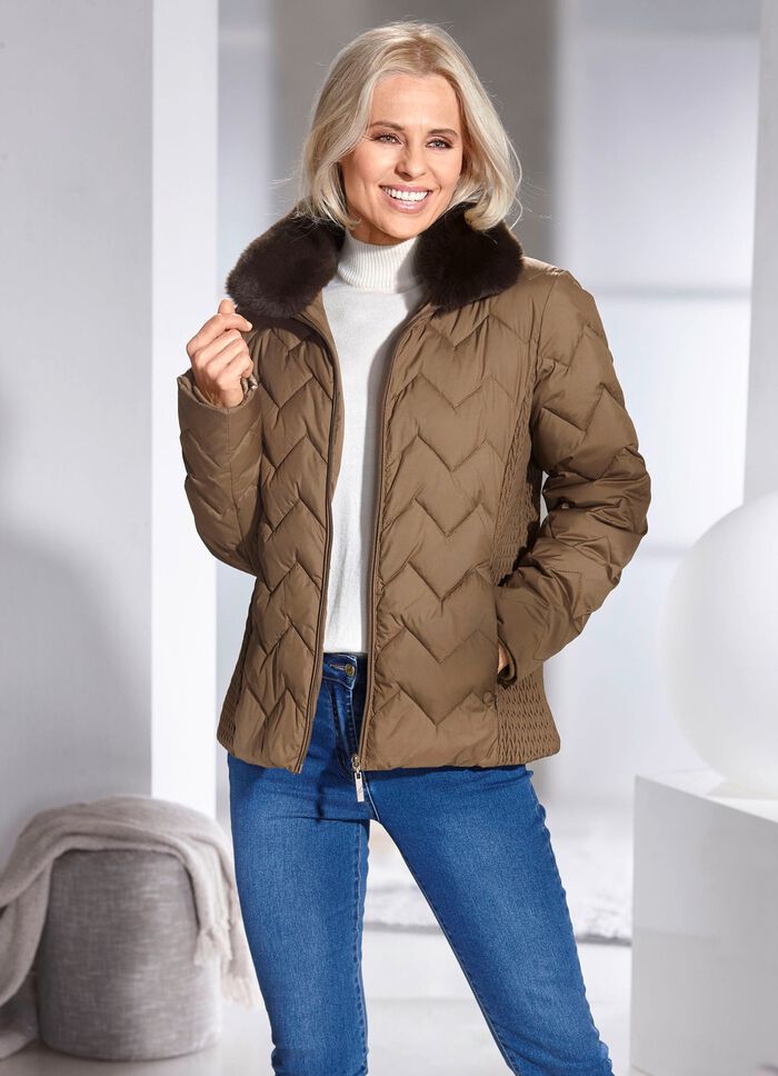 Jacka med fantastisk sicksackquiltning 