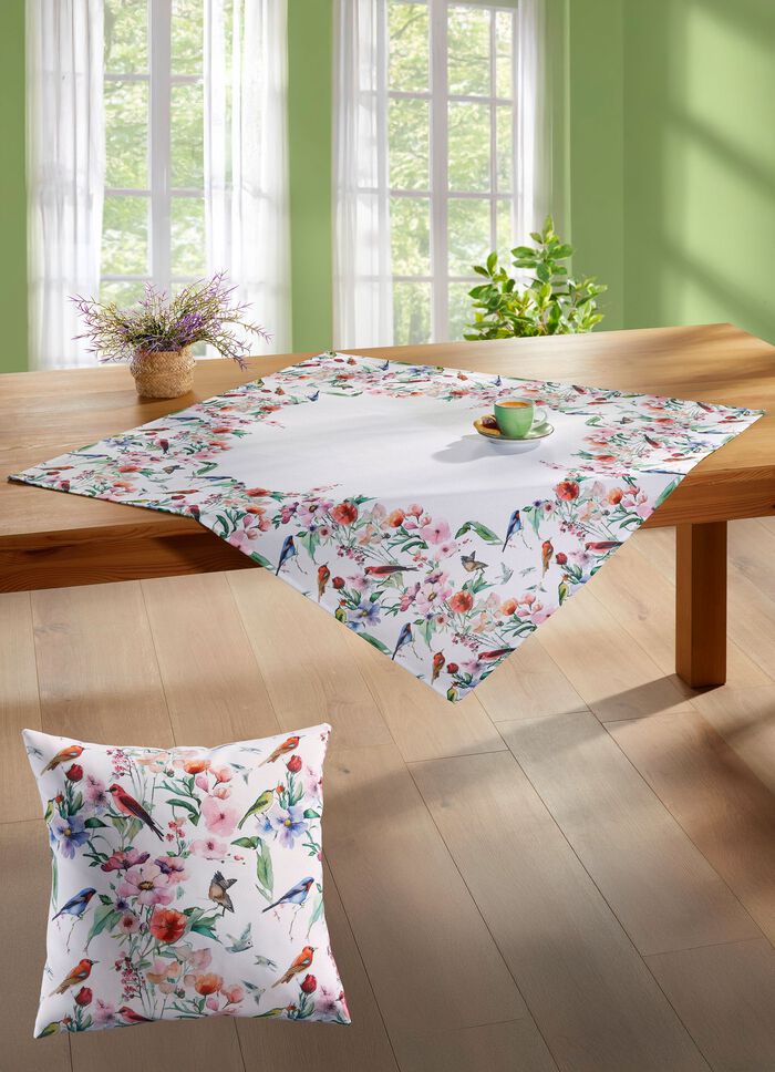 Vacker Duk med F&aring;glar och Blommor 