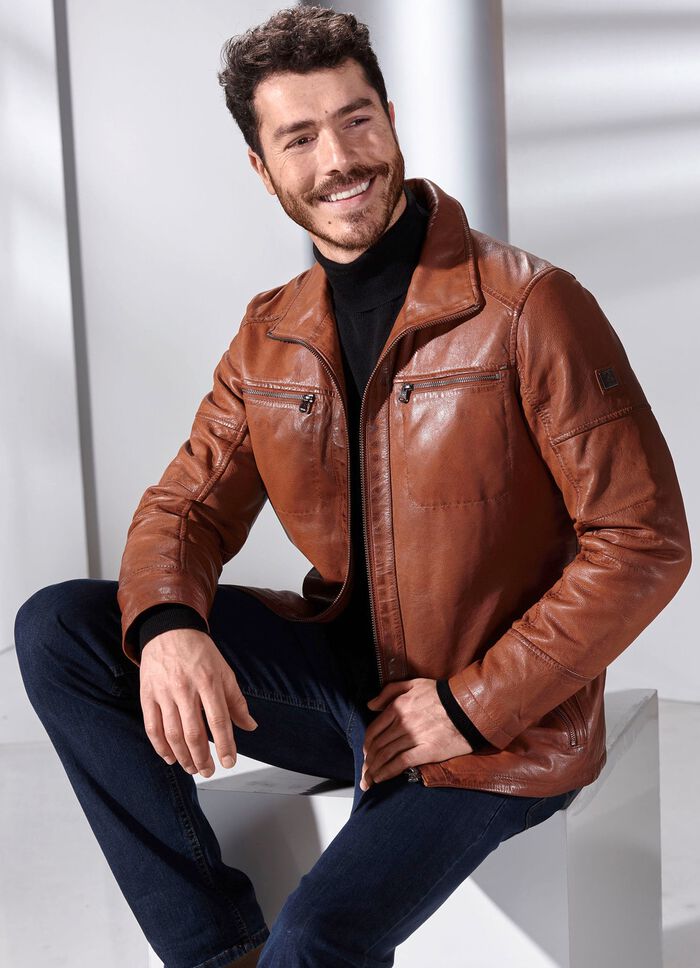 Kort skinnjacka med st&aring;krage 