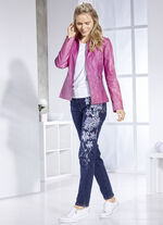 Jeans med handmålade blommotiv 