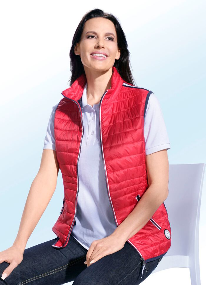 Funktionsv&auml;st med kontrastpiping 