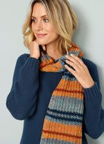 Grovstickad tr&ouml;ja med halsduk 