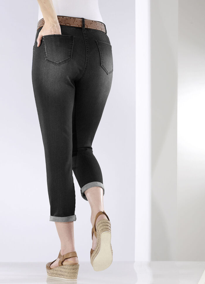 Jeans med push-up effekt SVART