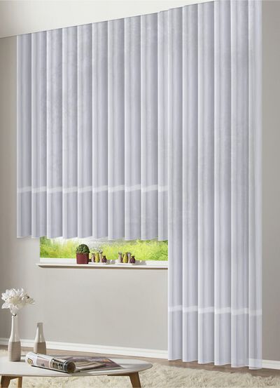 L&aring;nga persienner med v&auml;vda blanka r&auml;nder 