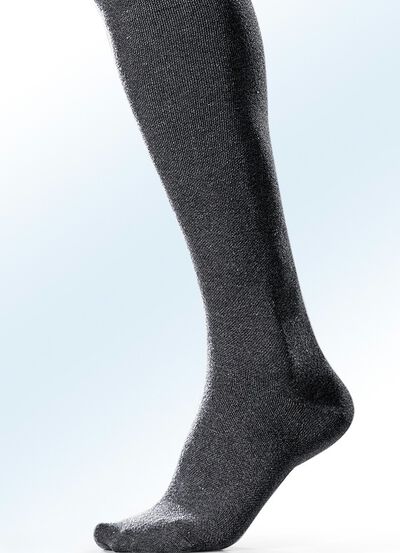 Tre paket kn&auml;strumpor, st&ouml;djande, enf&auml;rgade 