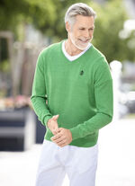 Moderiktig V-ringad tröja i 6 färger MOTTLED GREEN