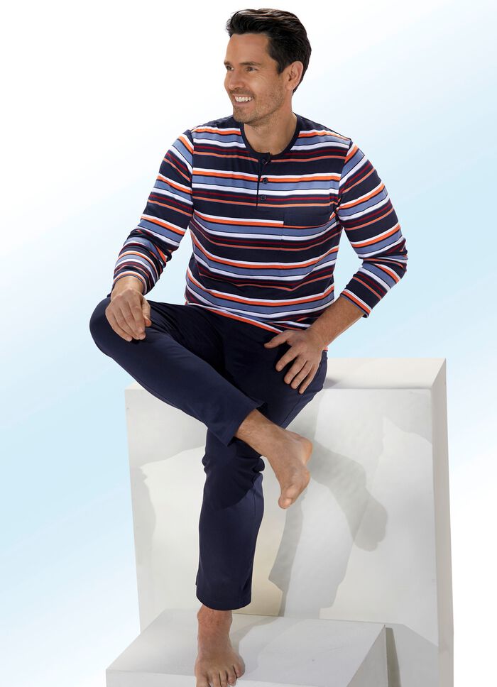 Tv&aring; paket pyjamas med knappsl&aring; och garnf&auml;rgad randig design 