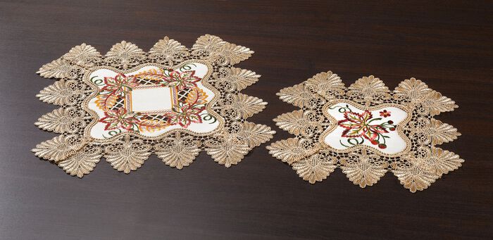 Genomarbetade tillbeh&ouml;r med rika blad- och rankor dekorationer ECRU