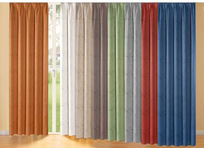 Ogenomskinlig m&ouml;rkl&auml;ggningssjal med volangband 