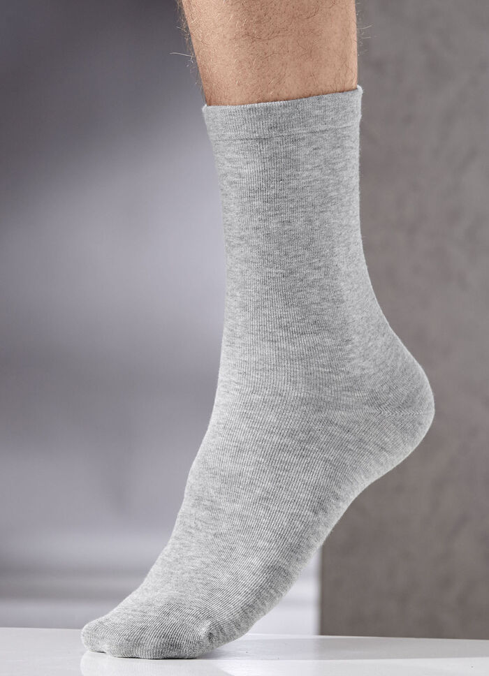 Åttapack strumpor med tryckfri mjuk kant 