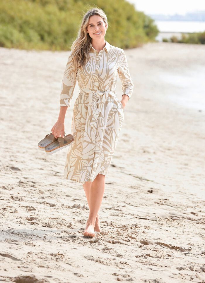 Kl&auml;nning med skjortkrage 