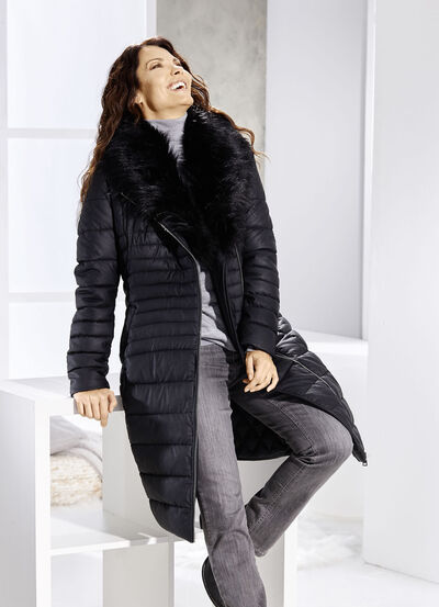 Kappa tillverkad av nappaläderimitation  Kappa tillverkad av nappaläderimitation