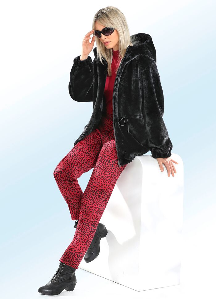 Byxor i senaste djurdesign 