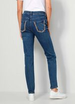 Jeans med vackra broderier i etnostil 