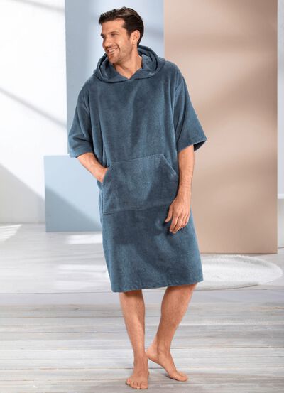 Poncho med k&auml;nguruficka 