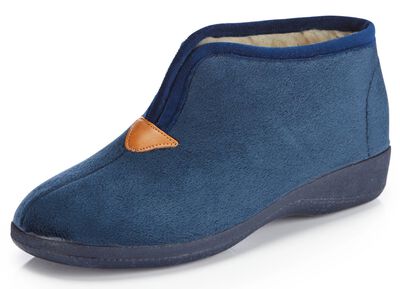 Laurina tofflor tillverkade av sammetslena textilmaterial 