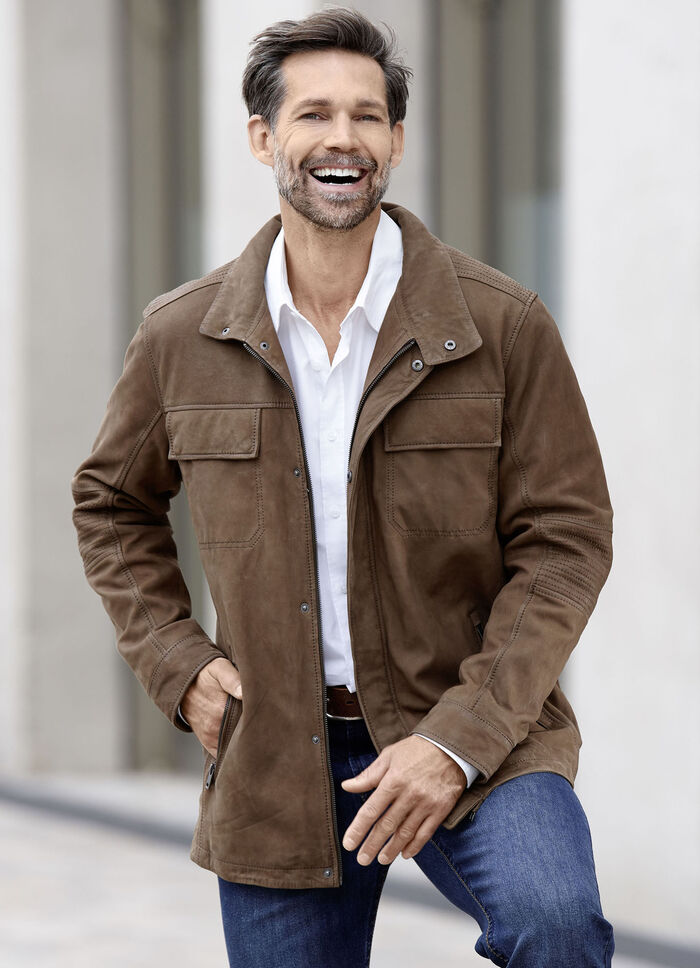 L&auml;derjacka med br&ouml;stfickor 