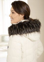 Funktionell jacka med avtagbar huva 