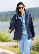 Funktionell jacka med avtagbar huva 