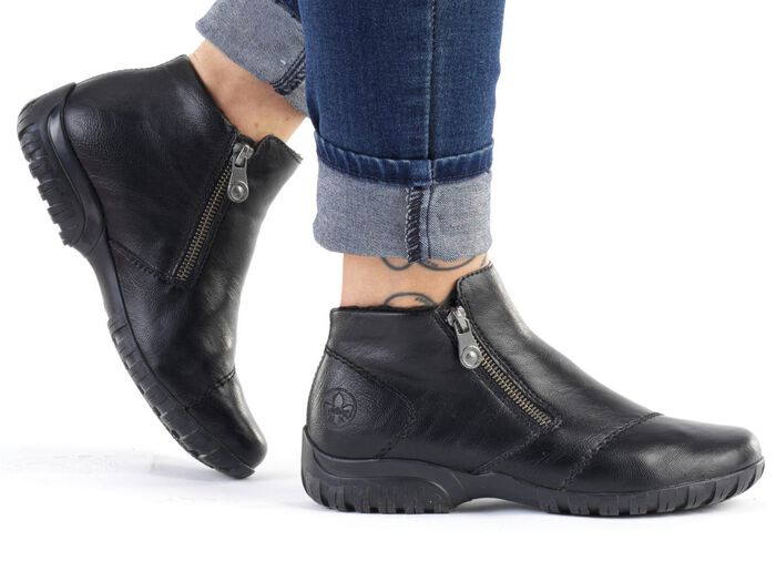 Rieker bootie med dekorativ quiltning 