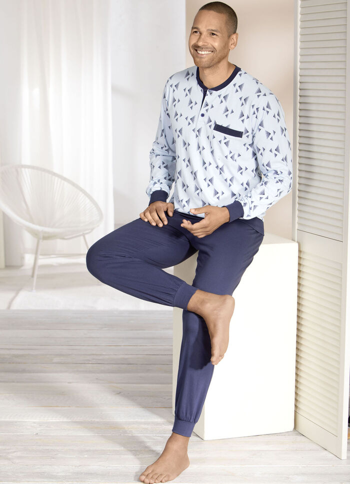 Två paket pyjamas med knappslå och muddar, 