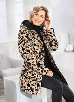 Jacka med dekorativ design 