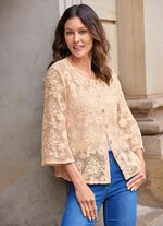 Kofta med blommor och fj&auml;rilar 