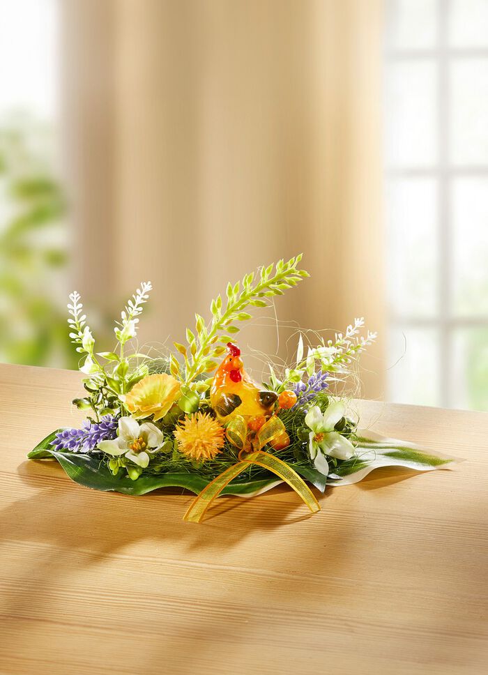 Bordsarrangemang med keramisk kyckling 