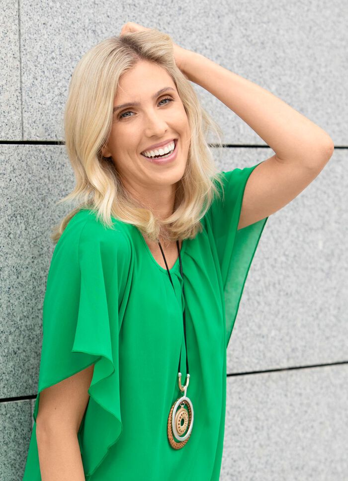 Underbart halsband tillverkat av en intressant blandning av material 