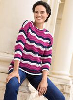 Tr&ouml;ja med v&aring;gigt randigt m&ouml;nster 