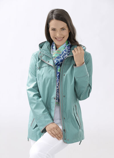 Funktionell jacka med dragkedja i sidoslitsarna 