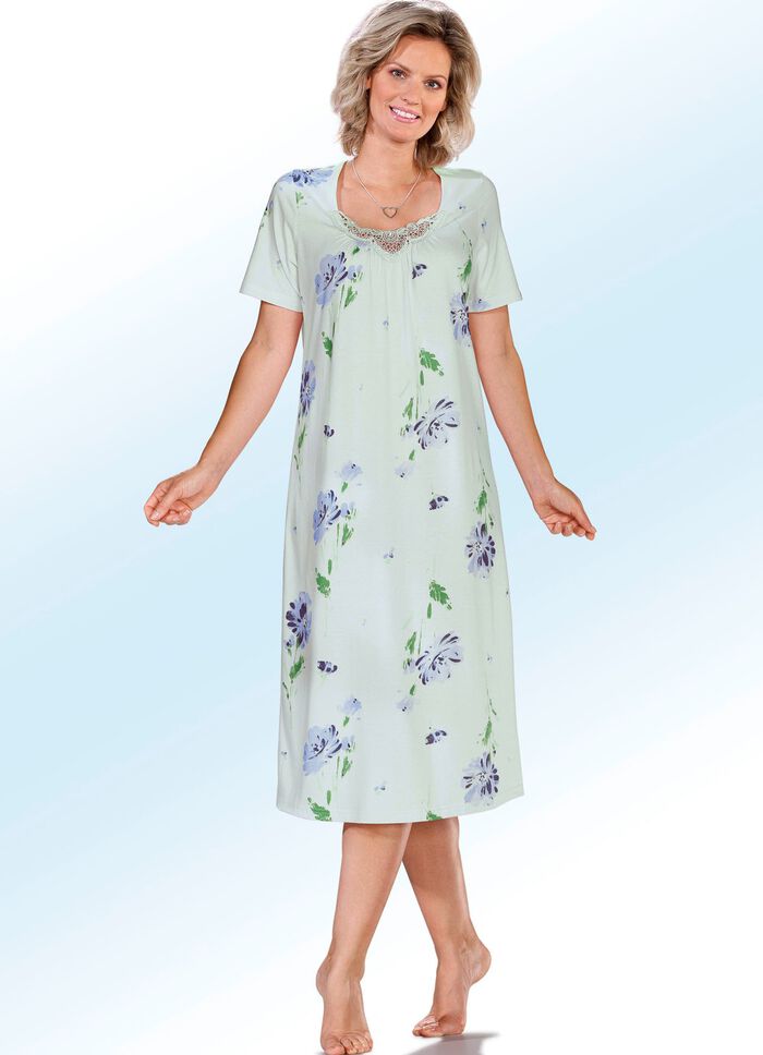 Tv&aring; paket kort&auml;rmade nattlinnen i spets 