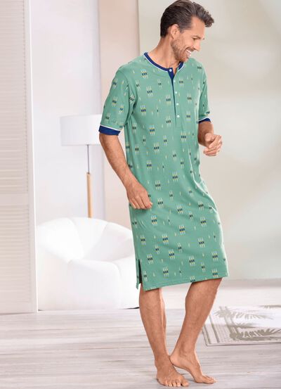 Nattlinne med knappsl&aring; och sidoslitsar 