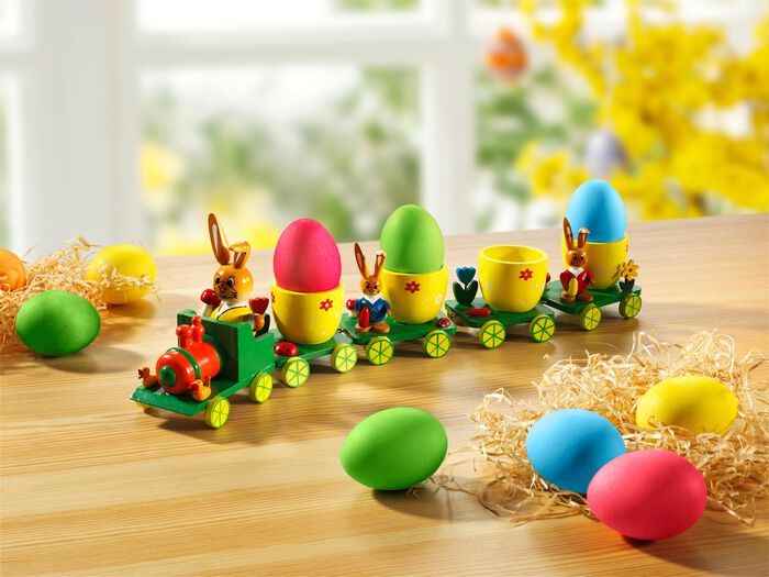 P&aring;skt&aring;g med vagnar som fungerar som &auml;ggkoppar 