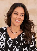 Halsband med svart l&auml;dersn&ouml;re och Rivoli glassten 