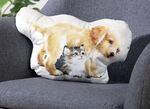 Formad kudde med hund och katt 