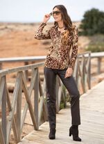 Polotr&ouml;ja med kort knappsl&aring; 