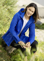 Funktionell jacka med avtagbar huva 