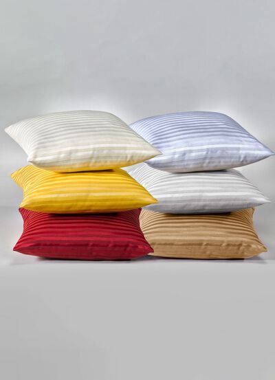 Fin bords- och rumsdekoration med gl&auml;nsande randig design 